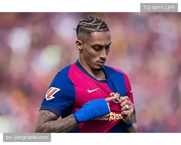 拉菲尼亚：现代左脚边锋的战术角色与跑位解析