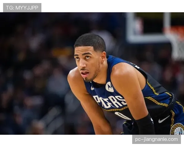 哈利伯顿背身单打拉开差距 提升球队关键时刻组织效率