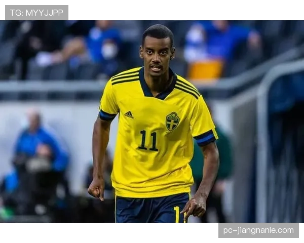 伊萨克在多特蒙德失败原因解析：战术适配与机会把握