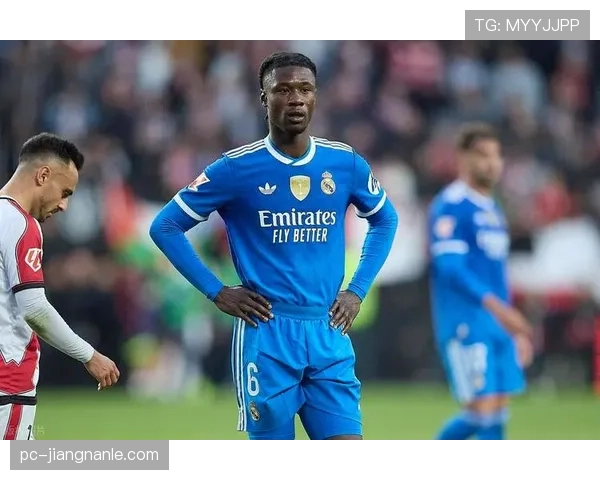 卡马文加国家队地位争议 战术角色适配性差距在哪？